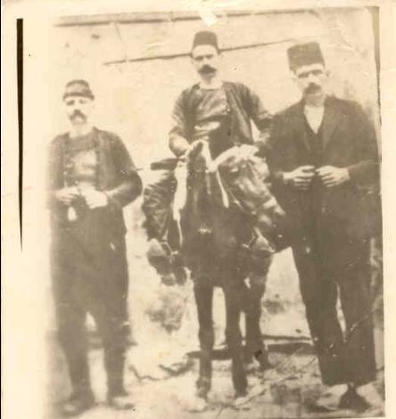 25.jpg - ESKİ HÜSEYİN VE HAFIZ İDRİS(İLK MÜDÜR)