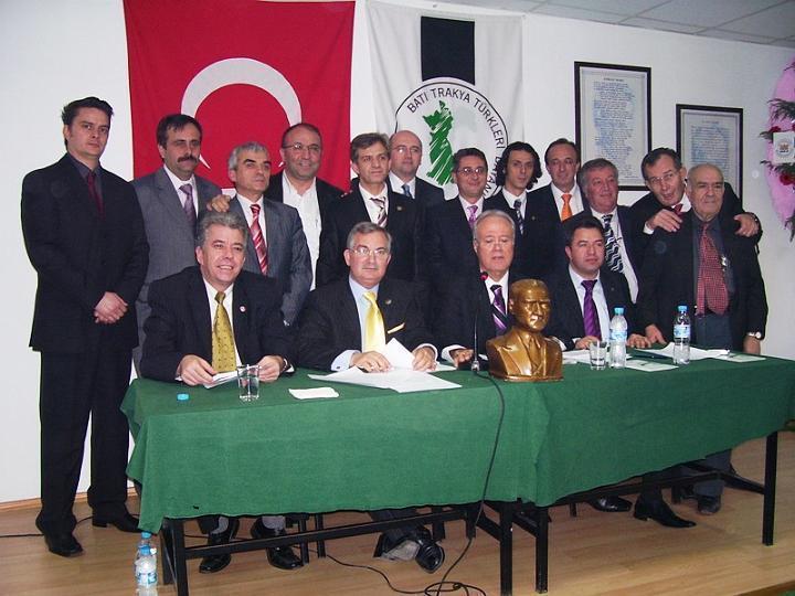 36.jpg - BATI TRAKYA TÜRKLERİ DAYANIŞMA DERNEĞİ ZEYTİNBURNU ŞUBESİ 2007 OLAĞAN KONGRESİ