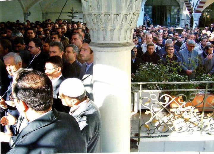 40.jpg - RAHMETLİ VAKIF 2.BAŞKAN SAYIN HASAN BEKİROĞLU CENAZESİ