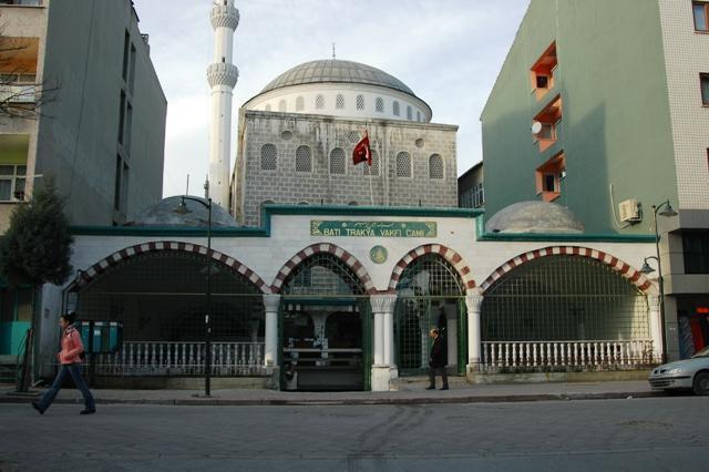 45.jpg - BATI TRAKYA VAKFI CAMİİ ÖNÜ