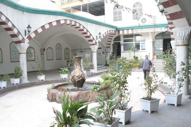 51.jpg - BATI TRAKYA CAMİİ AVLUSU SÜS FISKİYESİ SÜS FISKİYESİ CEMAATİMİZDEN RAHMETLİ İDRİS VELİBAŞA TARAFINDAN YAPILMIŞTIR