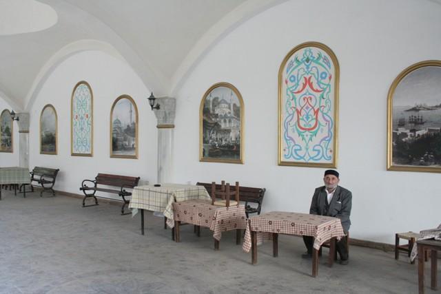 53.jpg - BATI TRAKYA CAMİİ AVLUSU OTURMA YERLERİ