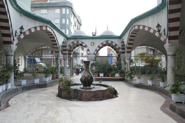 57.jpg - BATI TRAKYA CAMİİ AVLUSU SÜS FISKİYESİ SÜS FISKİYESİ CEMAATİMİZDEN RAHMETLİ İDRİS VELİBAŞA TARAFINDAN YAPILMIŞTIR