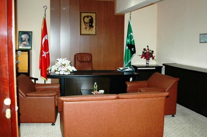 62.jpg - VAKIFIN BAŞKAN ODASI