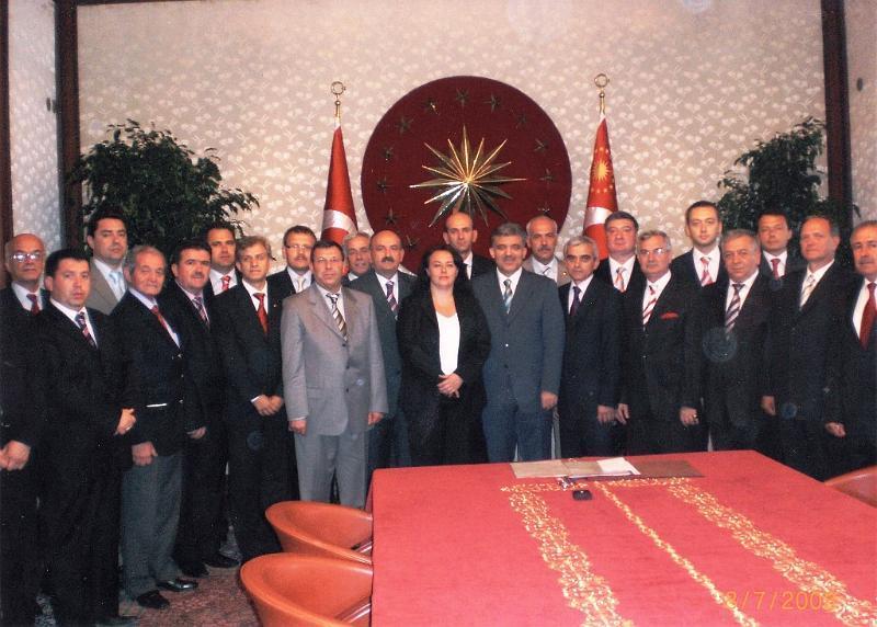 74.jpg - BATI TRAKYA TÜRKLERİ DAYANIŞMA DERNEĞİNE GENEL MERKEZİNE BAĞLI 11 ŞUBE 2 VAKIF VE SPOR KULUBÜ BAŞKANLARI VE YÖNETİCİLERİ 08/07/2008 TARİHİNDE CUMHURBAŞKANI SAYIN ABDULLAH GÜL İLE BATI TRAKYA SORUNLARI GÖRÜŞMÜŞLERDİR.