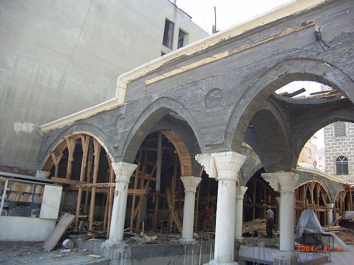 9.jpg - CAMİİ AVLUSUNUN İNŞAATI